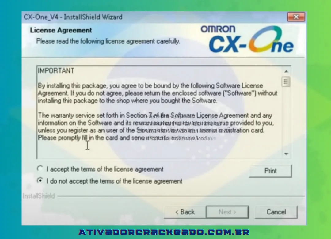 Depois de selecionar Avançar, você reconhece e concorda com os termos e condições do software, verificando a caixa Aceito os termos do contrato de licença.