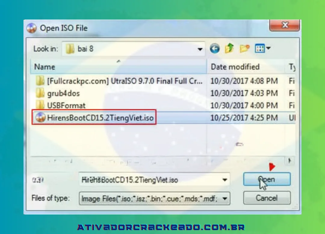 Clique em Abrir após selecionar o arquivo HirensBootCD15.2TiengViet.iso.