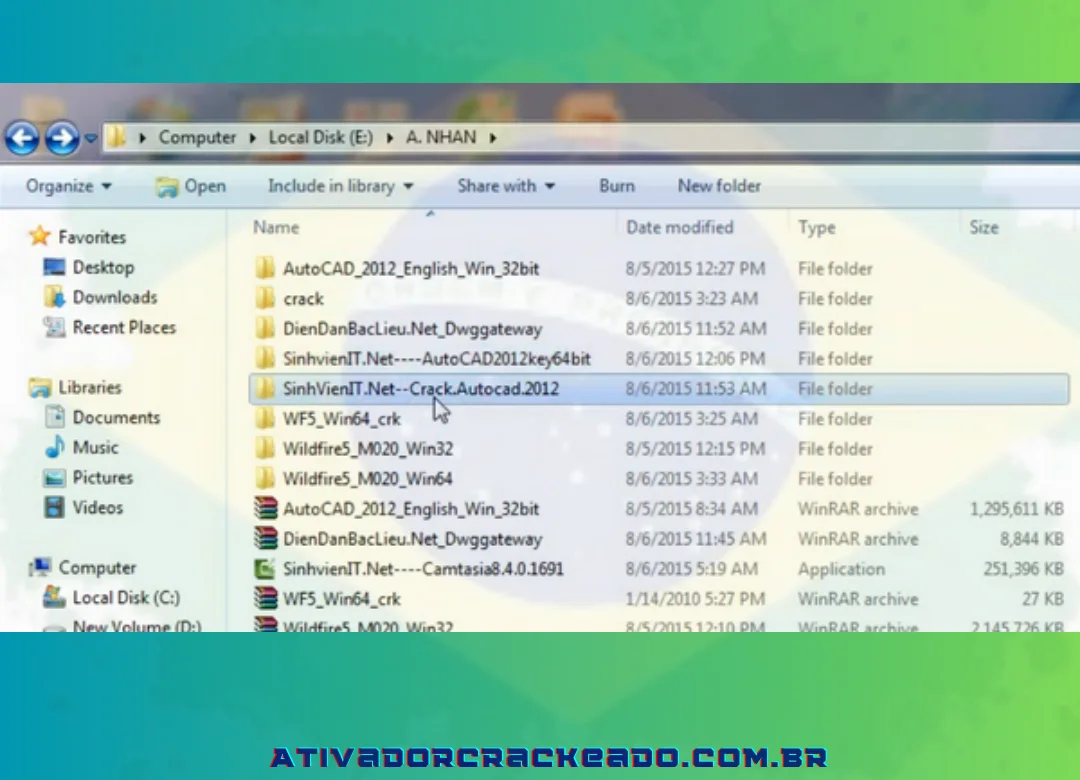 Volte ao arquivo que foi extraído e escolha “Crackeado.Autocad.2012”.