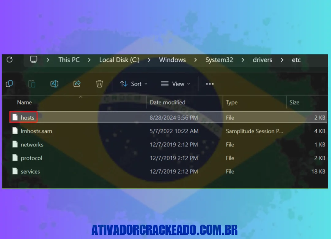 Esta linha deve agora ser adicionada ao arquivo hosts, que está localizado em C:\Windows\System32\drivers\etc. Você deve levar o arquivo hosts daquele local para outro local, como sua área de trabalho, modificá-lo no Bloco de Notas e, em seguida, devolvê-lo à pasta etc para adicionar a linha. Depois disso, a licença será adicionada e você poderá começar a usar o software.