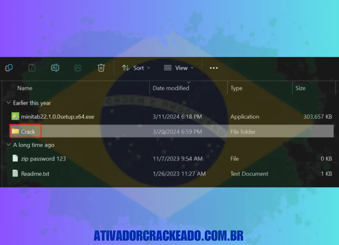 Para acessar o diretório de instalação do software, clique com o botão direito do mouse no ícone da área de trabalho depois de abrir a pasta crack e copiar os dois arquivos dentro dela. 