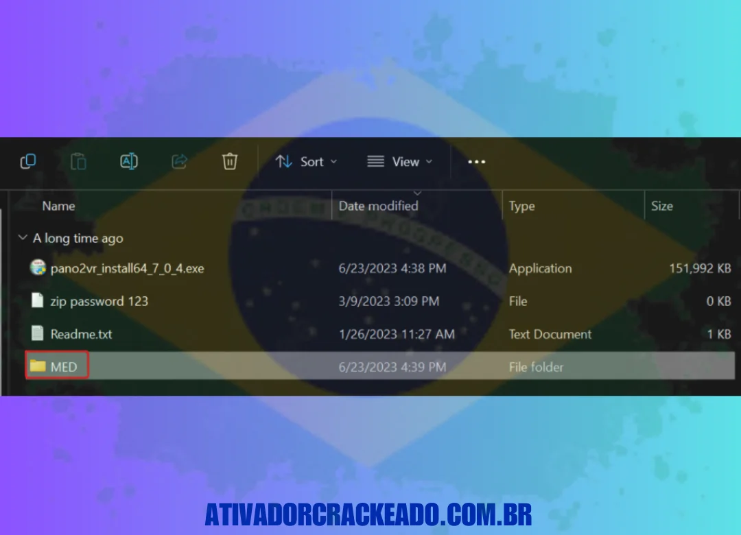 Copie o arquivo crack da pasta Med, abra o local de instalação do Pano2VR na área de trabalho e coloque o arquivo crackeado lá.
