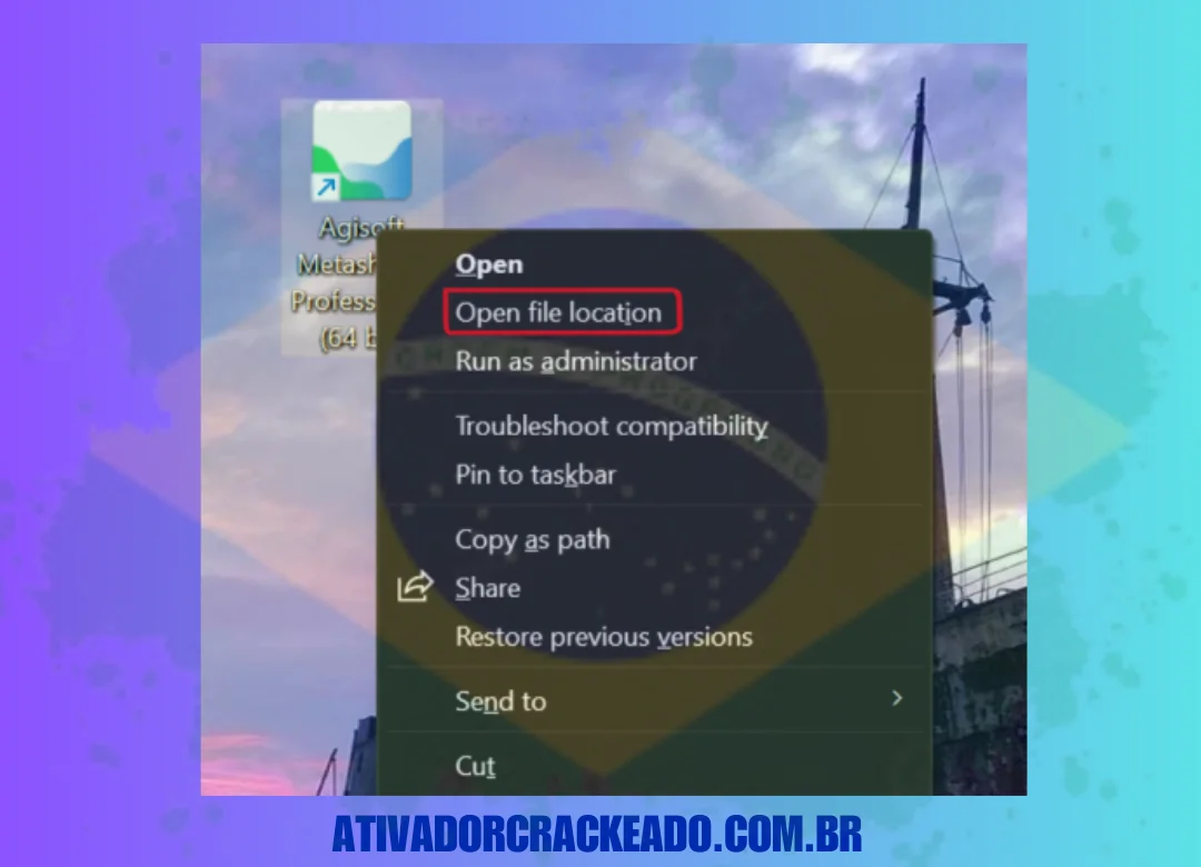 Vá para sua área de trabalho e clique no atalho para abrir o local de instalação do software.