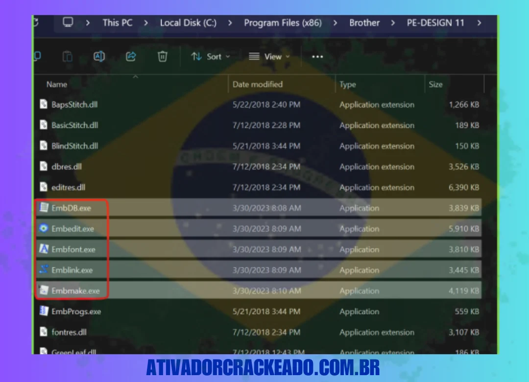 Você deve substituir os arquivos existentes pelos novos.